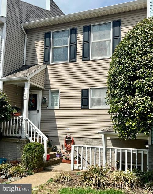 12 Stonewall Ct, MIDDLEBURG, VA, 20117-2689 | Card Image