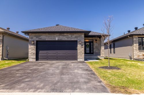 116 Mac Beattie Dr, Arnprior, ON, K7S0J5 | Card Image