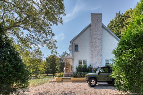 980 Manhasset Ave, Greenport, NY, 11944-2443 | Card Image