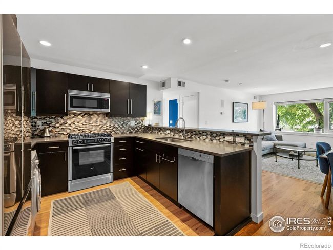 Updated Kitchen with quartz counters! | Image 4