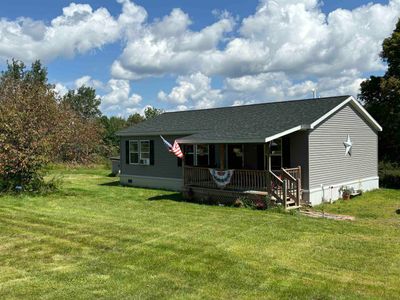 9 Farm View Road, House other with 3 bedrooms, 2 bathrooms and null parking in Hyde Park VT | Image 1