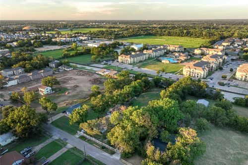 2720 S 2nd St, Waco, TX, 76706-6414 | Card Image