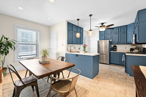 2527 N Stowell Ave, Milwaukee, WI, 53211-4209 | Card Image