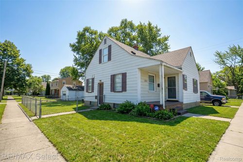 301 Chandler St, Flint, MI, 48503-2104 | Card Image