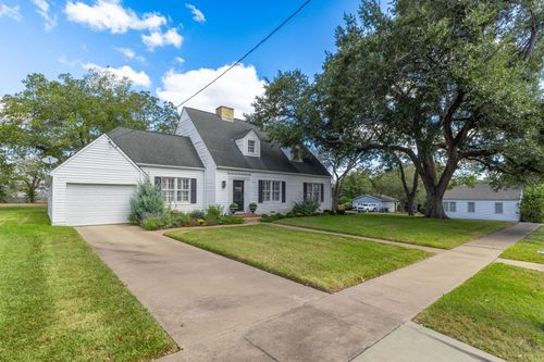 901 Anderson St, Schulenburg, TX, 78956-1301 | Card Image