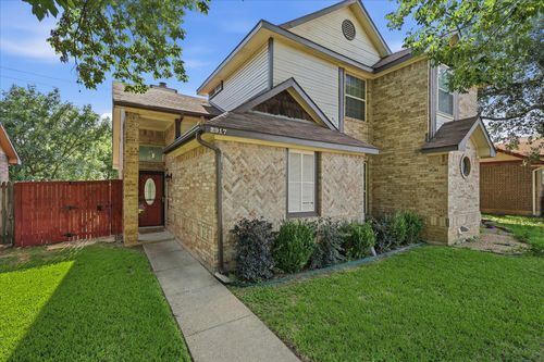 2917 Roxboro Rd, Euless, TX, 76039-4025 | Card Image