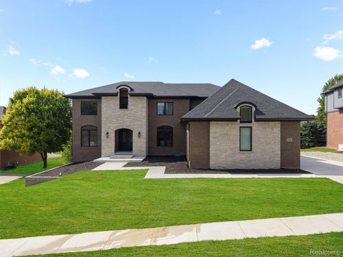 674 Springview Dr, Rochester, MI, 48307-6071 | Card Image