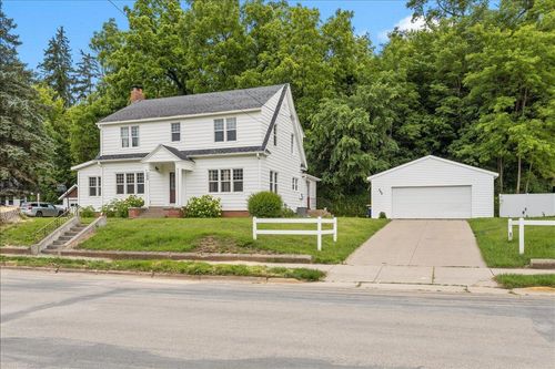 398 E Wall St, Ellsworth, WI, 54011-9210 | Card Image