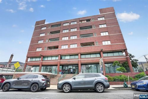 41-51 Wilson Ave, Newark, NJ, 07105-3297 | Card Image