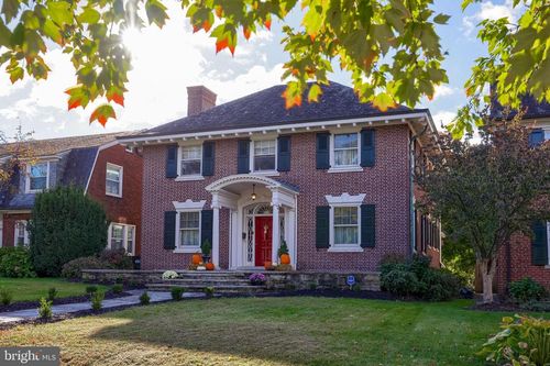 146 E Springettsbury Ave, YORK, PA, 17403-3144 | Card Image