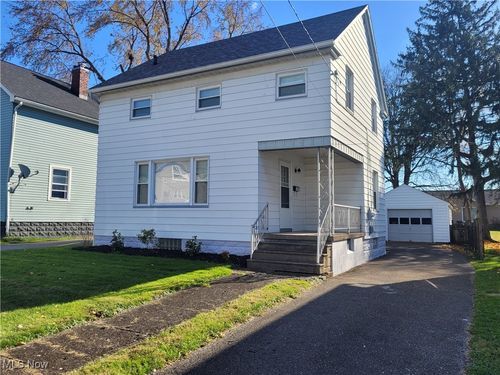 418 W Wilson St, Struthers, OH, 44471-1266 | Card Image