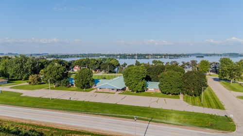 1304 S Market St, Lake Park, IA, 51347-1060 | Card Image