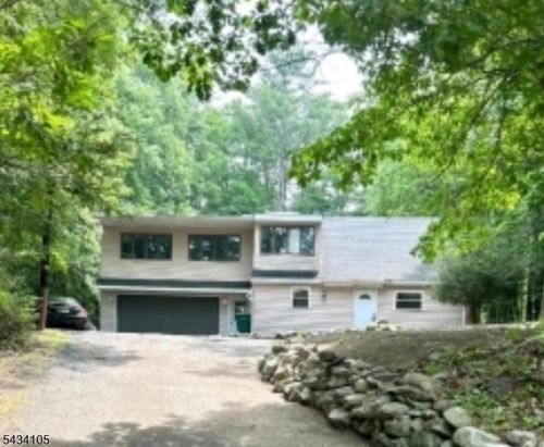 319 New Rd, Montague, NJ, 07827-3507 | Card Image