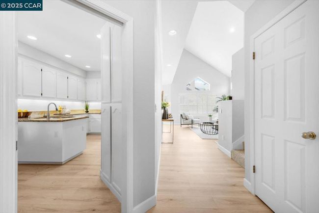 1359 Shell Ln, Townhouse with 3 bedrooms, 3 bathrooms and 2 parking in Clayton CA | Image 4