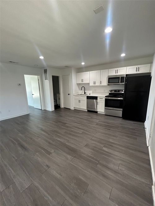 216-321 E 8th St, Dallas, TX, 75203-5208 | Card Image