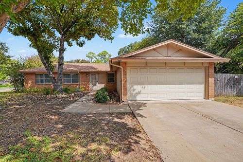 2715 Bellaire Ct, Arlington, TX, 76013-1202 | Card Image