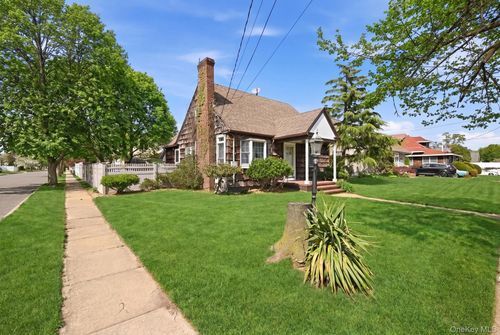 612 Hughes Street, Hempstead, NY, 11710 | Card Image