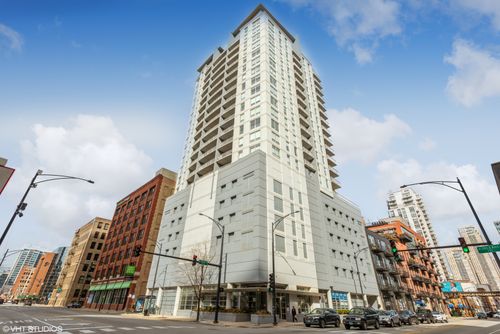 p103-330 W Grand Ave, Chicago, IL, 60654-5264 | Card Image