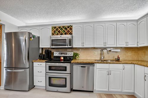 apt-200-5650 Camino Del Sol, Boca Raton, FL, 33433-6532 | Card Image