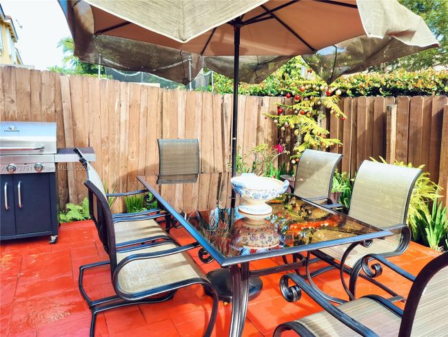 953 Sw 149 Th Ct, Townhouse with 4 bedrooms, 3 bathrooms and null parking in Miami FL | Image 12