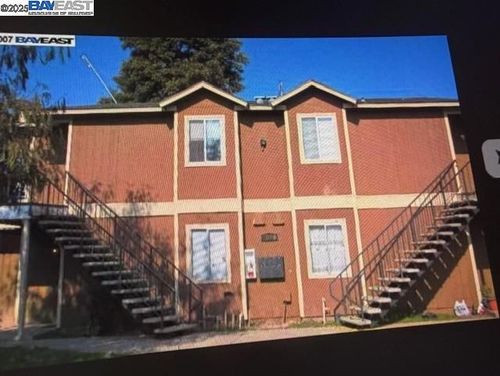 1332 Bulldog Ln, Fresno, CA, 93710 | Card Image