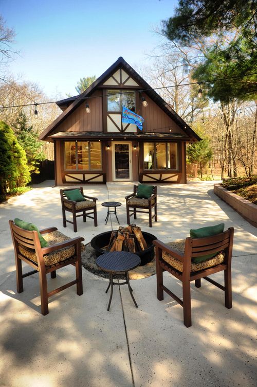 23 S Lake Shore County Rd, Beverly Shores, IN, 46301-0109 | Card Image