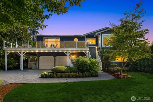 1718 209th Place Ne, Sammamish, WA, 98074 | Card Image