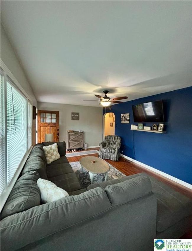 living room pt2 | Image 4