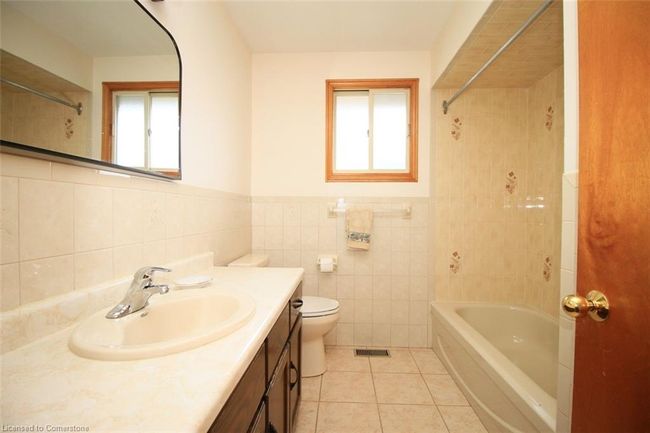31 Carriagegate Dr, House other with 4 bedrooms, 2 bathrooms and 5 parking in Hamilton ON | Image 10