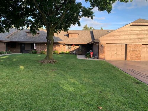 85 Spencer Village Court, GRAND CHUTE, WI, 54914 | Card Image