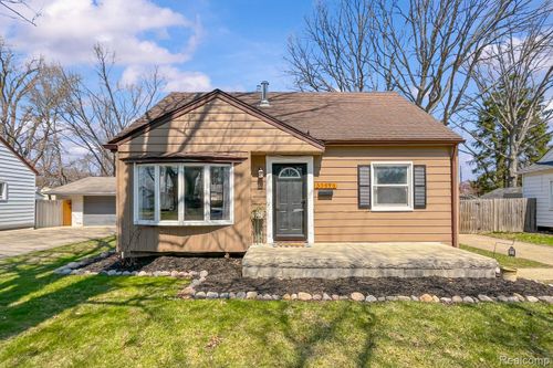 33494 Pierce St, Garden City, MI, 48135-1124 | Card Image