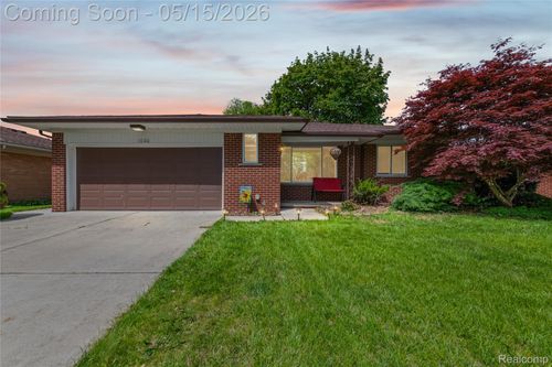15145 Susanna St, Livonia, MI, 48154-4858 | Card Image