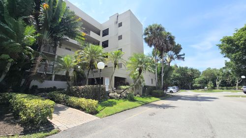 a306-2900 Nw 42nd Ave, Coconut Creek, FL, 33066-2190 | Card Image