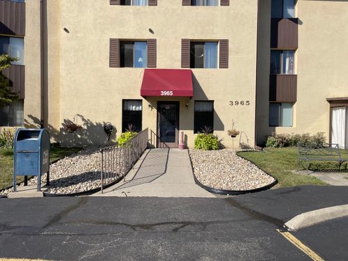 apt-110-3965 Karl Rd, Columbus, OH, 43224-2190 | Card Image