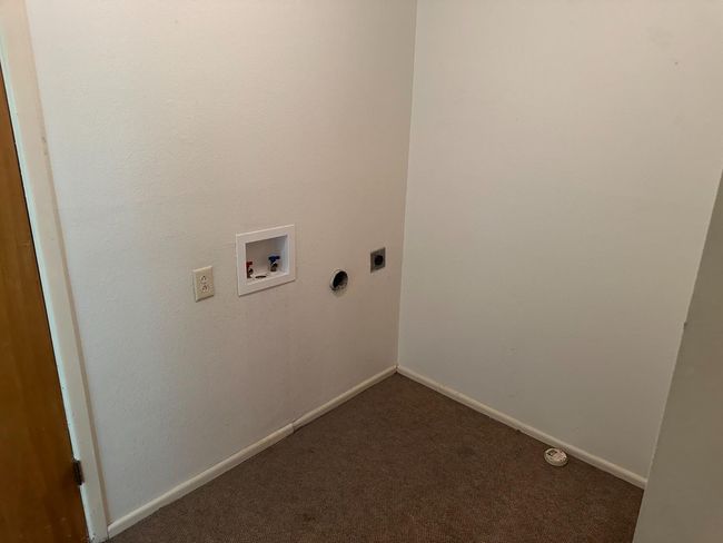 1807 E Reppto St, House other with 3 bedrooms, 2 bathrooms and null parking in Brownfield TX | Image 7