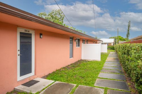 5918 Pierce St, Hollywood, FL, 33021-6249 | Card Image