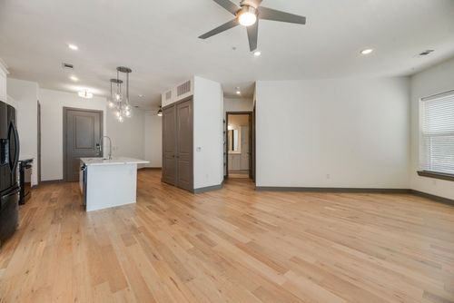 4465-2700 Old Denton Rd, Carrollton, TX, 75007-6491 | Card Image