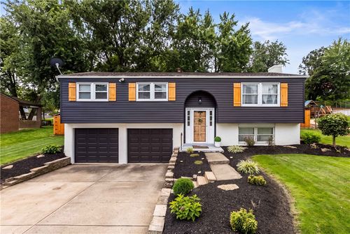 36 Concord Dr, Irwin, PA, 15642-9132 | Card Image