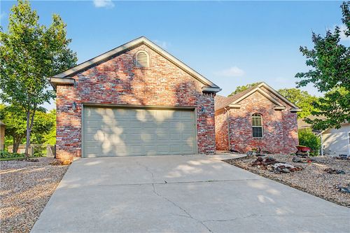 13 Kintyre Dr, Bella Vista, AR, 72715-5557 | Card Image