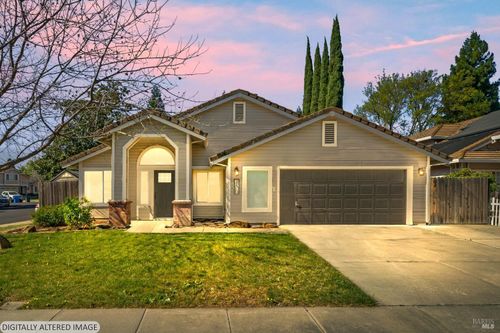 736 Notre Dame Dr, Vacaville, CA, 95687-4646 | Card Image