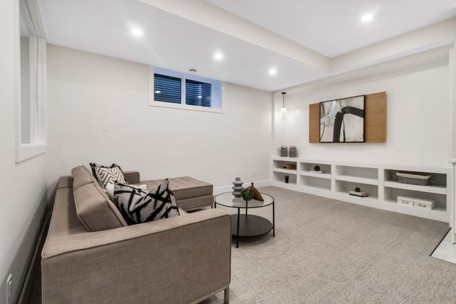 2118 Victoria Cres Nw, House other with 4 bedrooms, 4 bathrooms and 2 parking in Calgary AB | Image 43