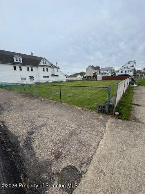 20 Cook St, ASHLEY, PA, 18706-2721 | Card Image