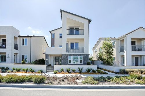 528 Gadwall, Irvine, CA, 92618-5930 | Card Image