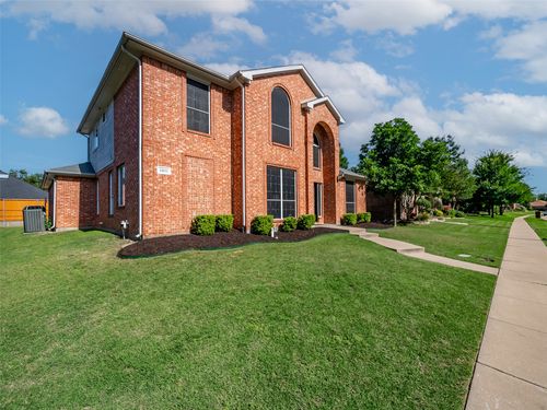 1011 Aylesbury Dr, Allen, TX, 75002-5747 | Card Image