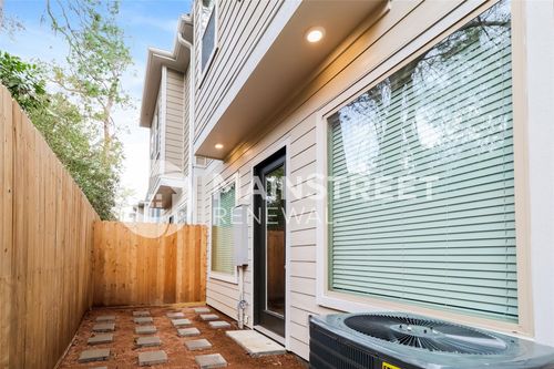 5107 Royal Heath Dr, Houston, TX, 77018-1900 | Card Image