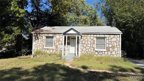 8259 Paramount Dr, Saint Louis, MO, 63132-2621 | Card Image