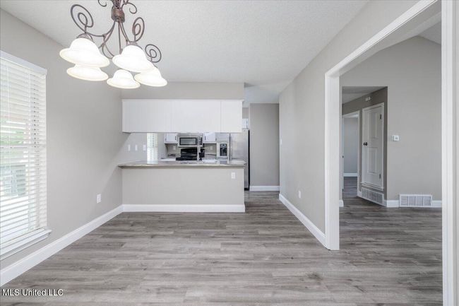 12-Dining area | Image 12