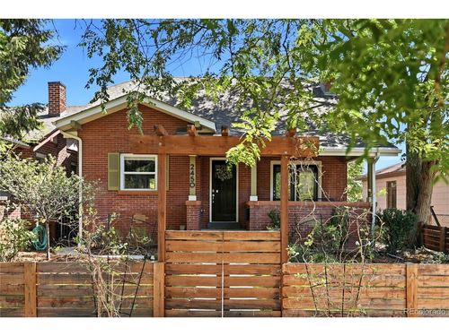 2450 N Vine St, Denver, CO, 80205-5656 | Card Image