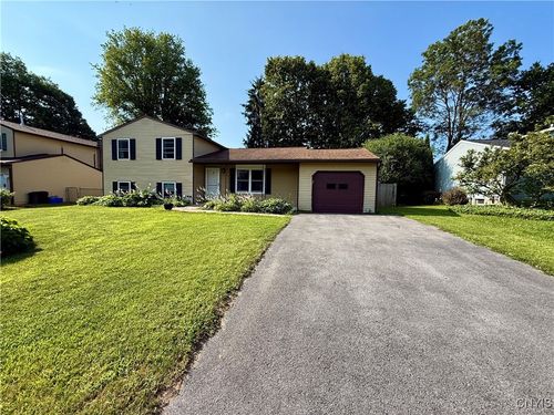 8339 Zenith Dr, Baldwinsville, NY, 13027-6205 | Card Image