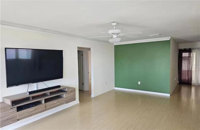 110 - 5080 Park Lake Dr N, Condo with 2 bedrooms, 2 bathrooms and null parking in Pinellas Park FL | Image 6